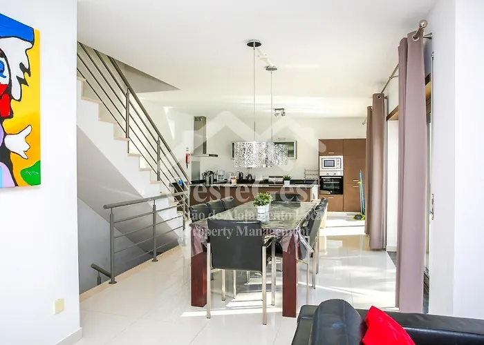 فيلة Azinhanca Do Mar *